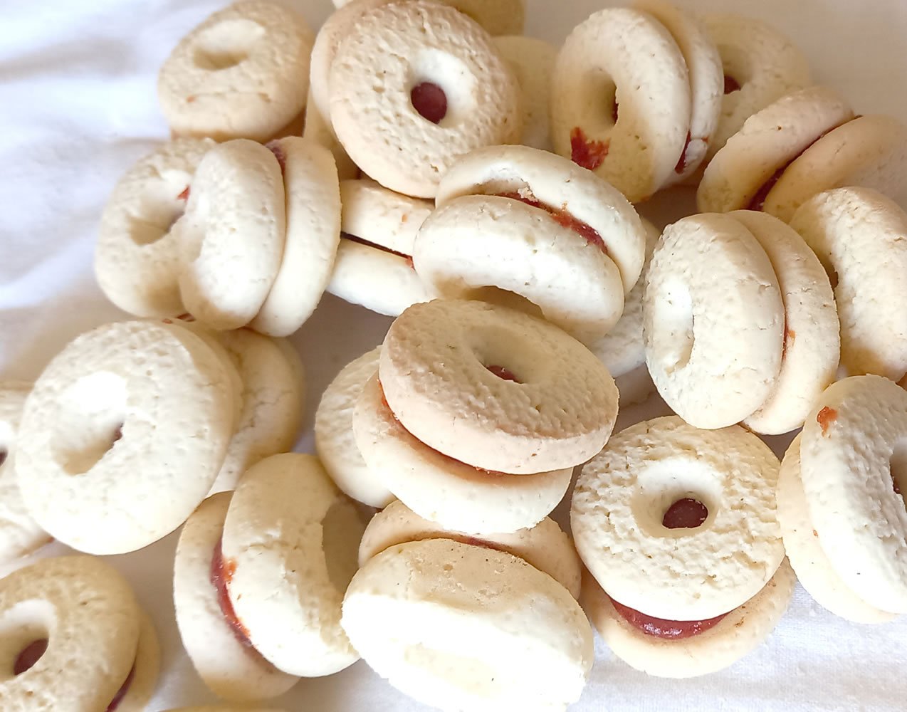 Bambolê Recheado com Goiabada